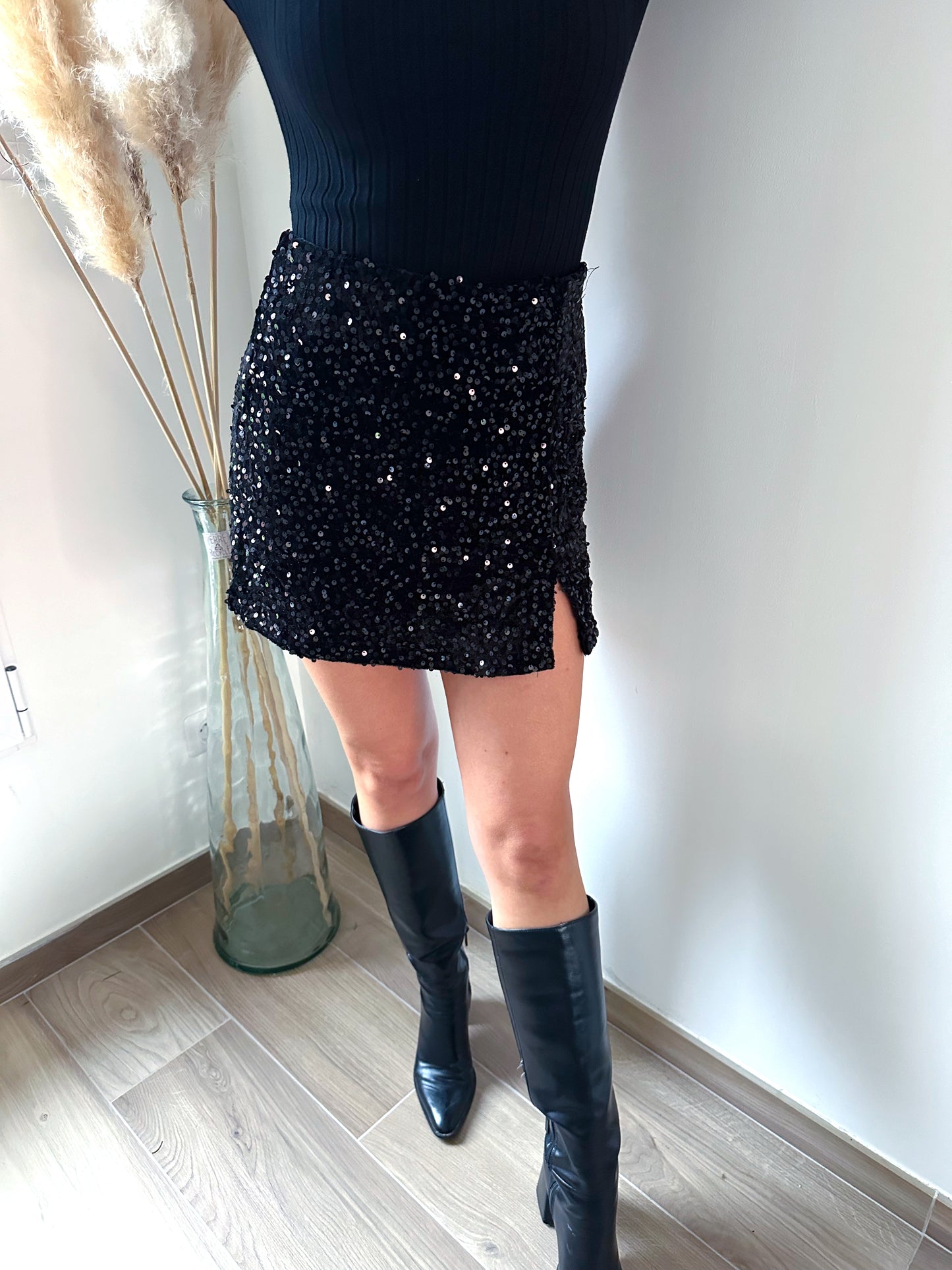 Jupe short noire sequins ONA
