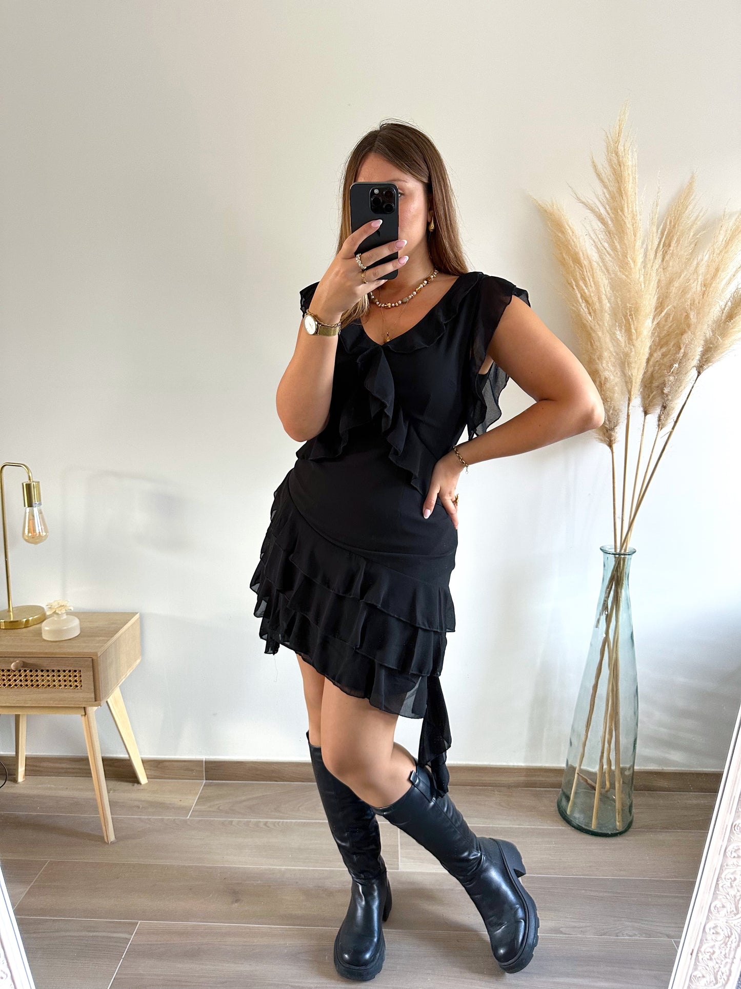 Robe noire volants ELY