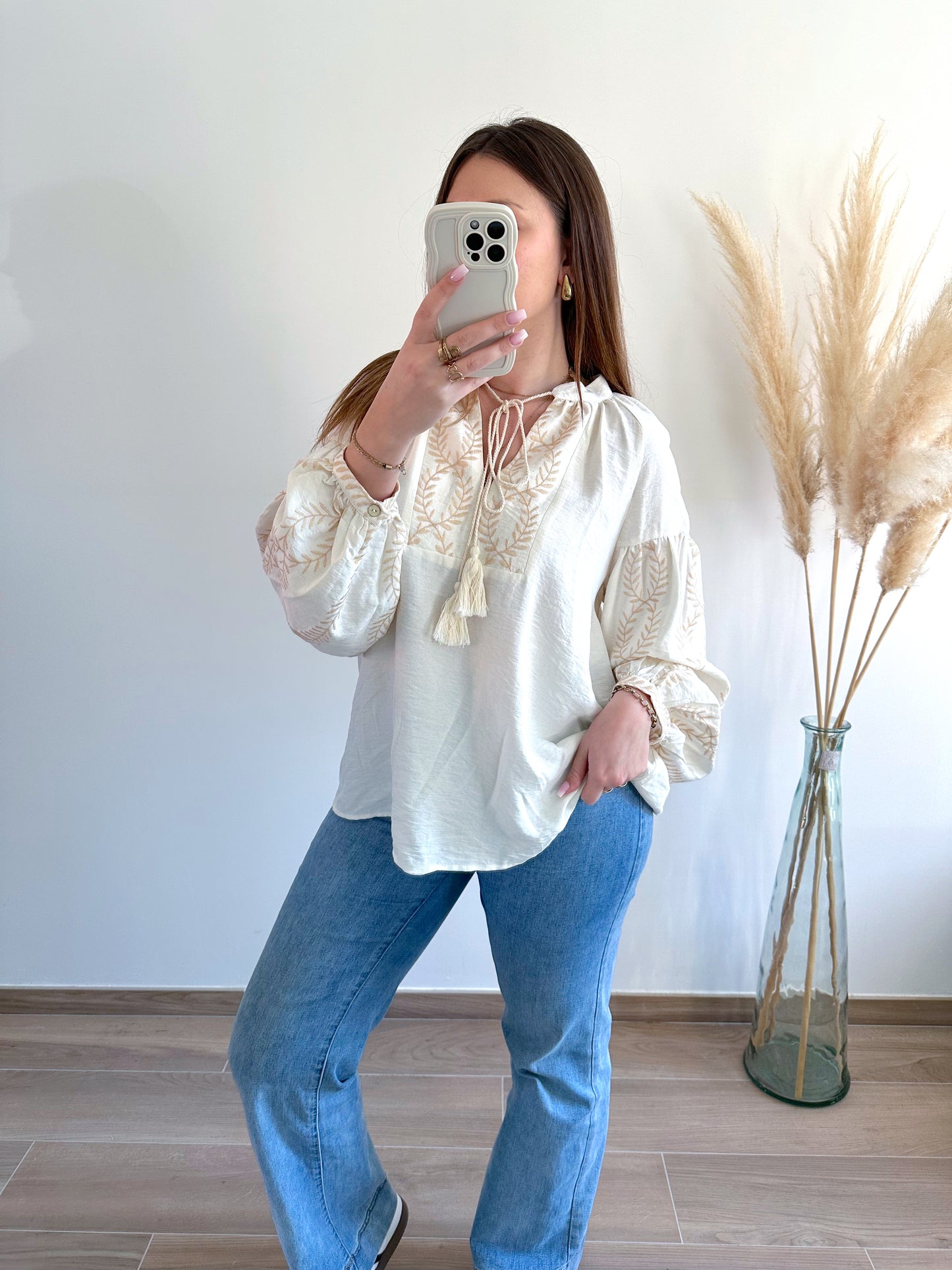Blouse beige brodée AMALIA