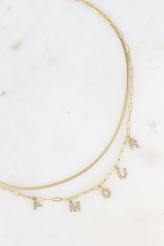 Collier multirang lettres « AMOUR »