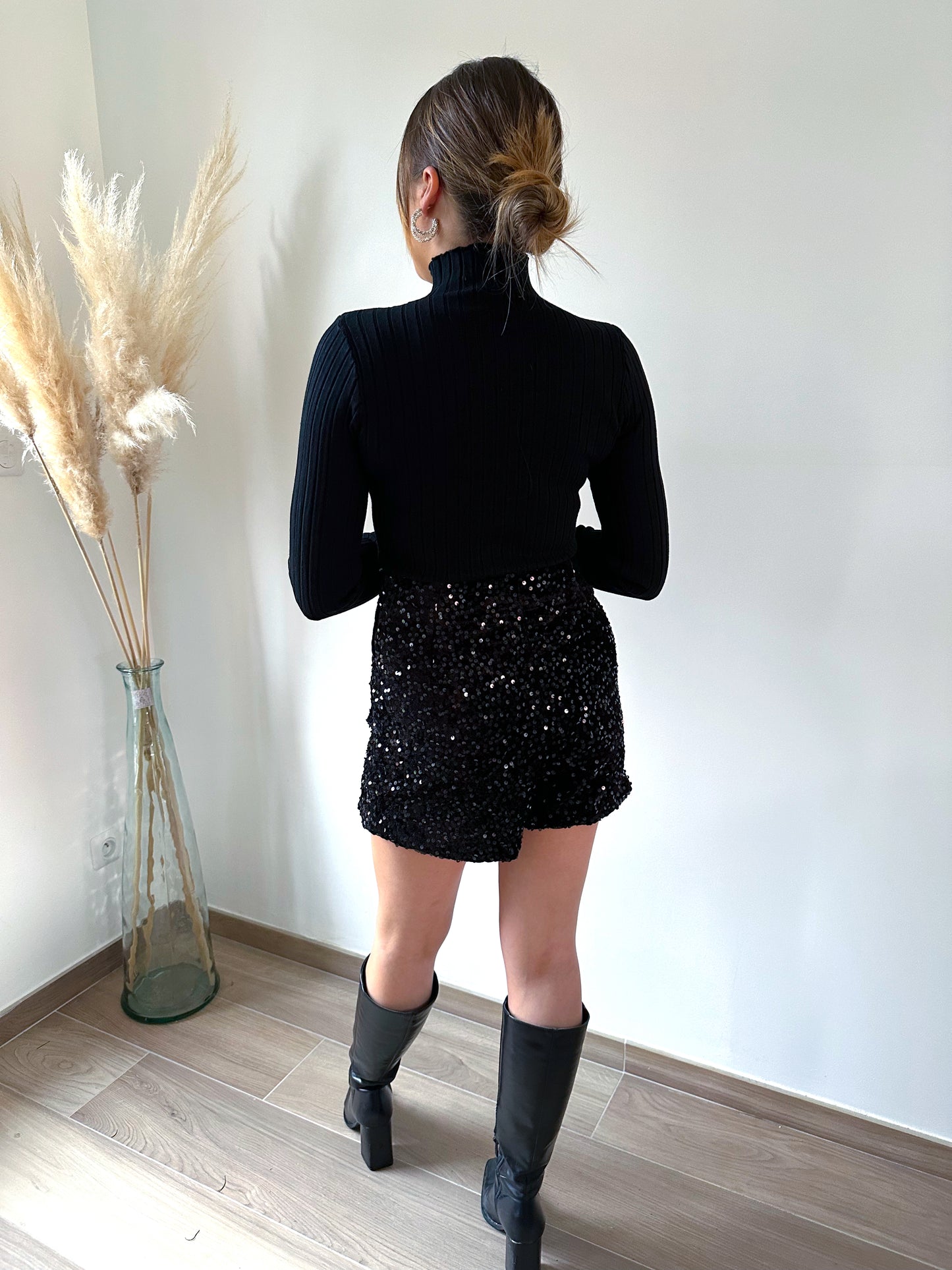 Jupe short noire sequins ONA