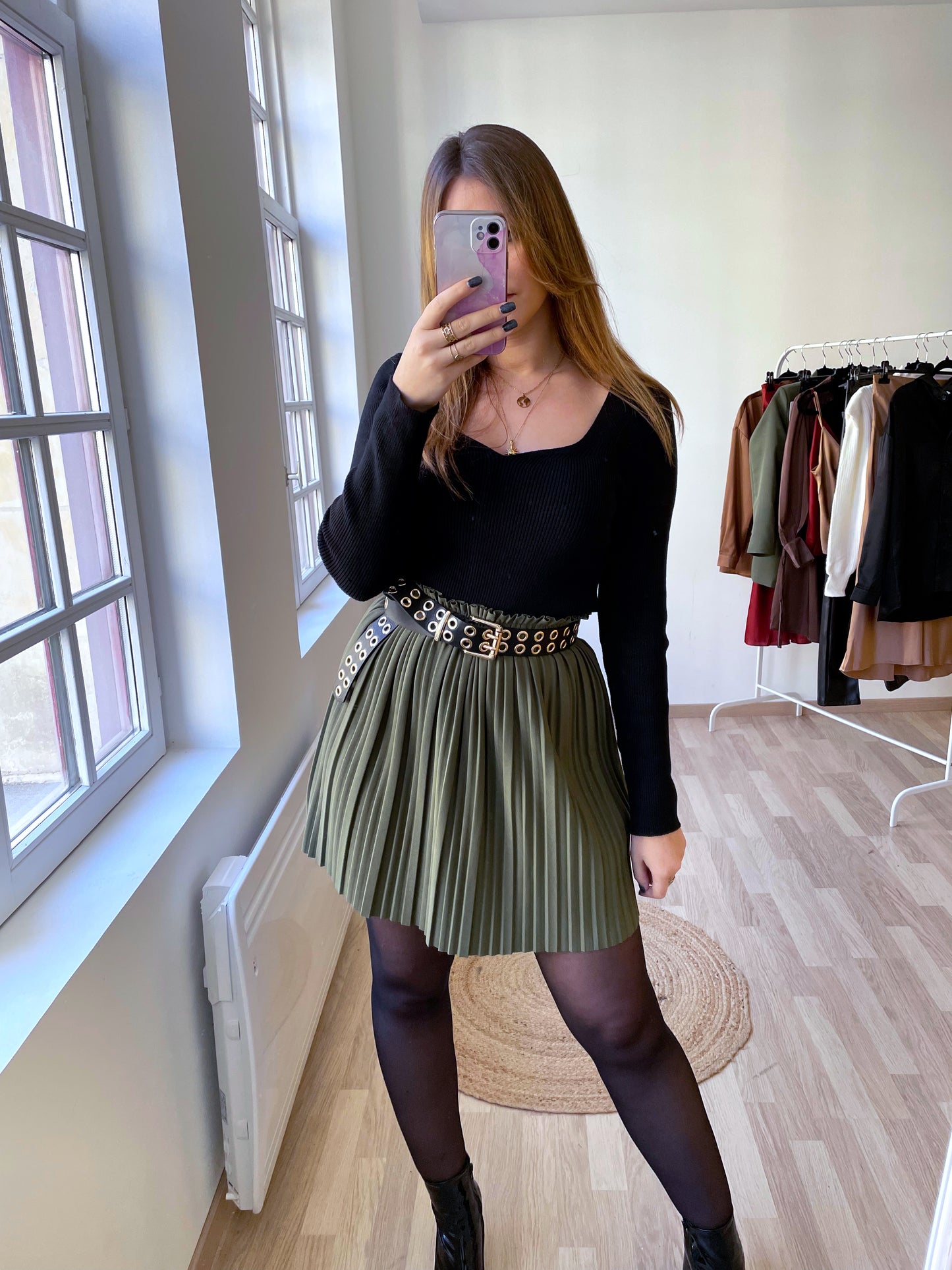 Eyelet belt