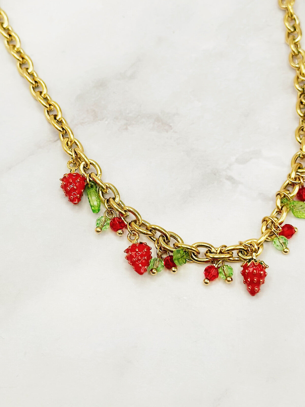 Collier doré charms fraises