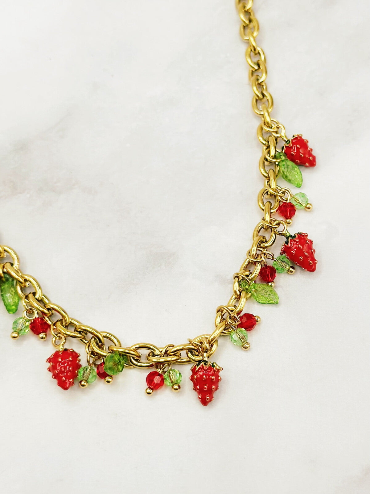 Collier doré charms fraises