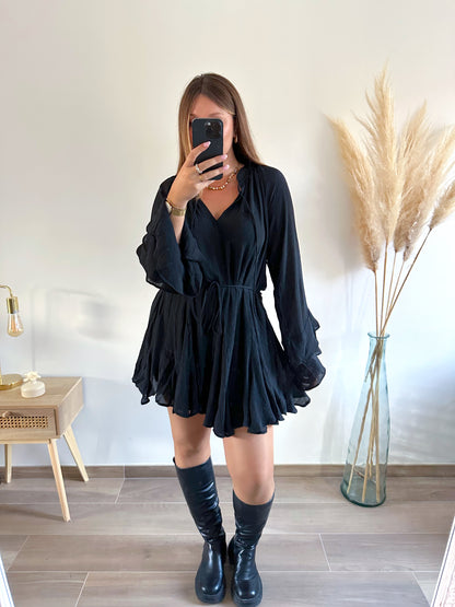 Robe noire AVA